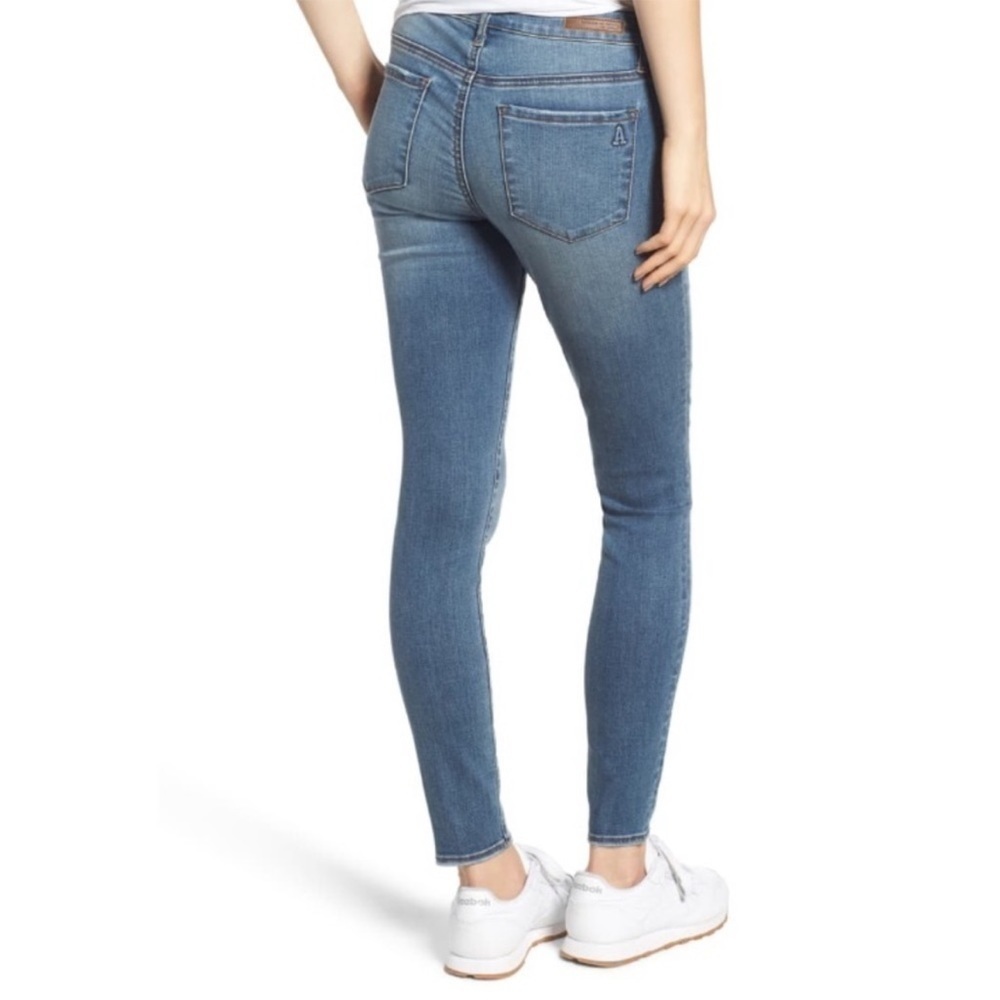 Articles Of Society Skinny Jeans In Dover Wash Sz 27